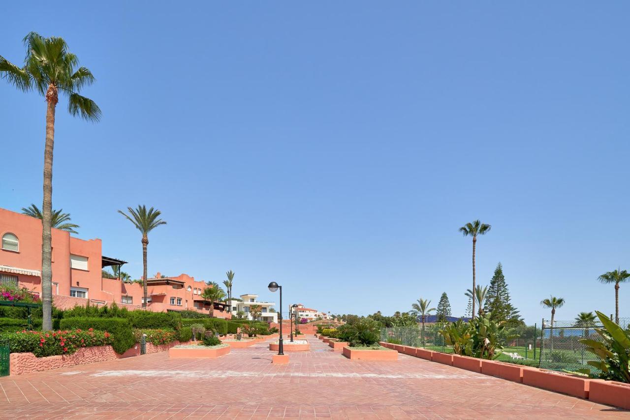 Sea Suite Beachfront Marbella Bagian luar foto